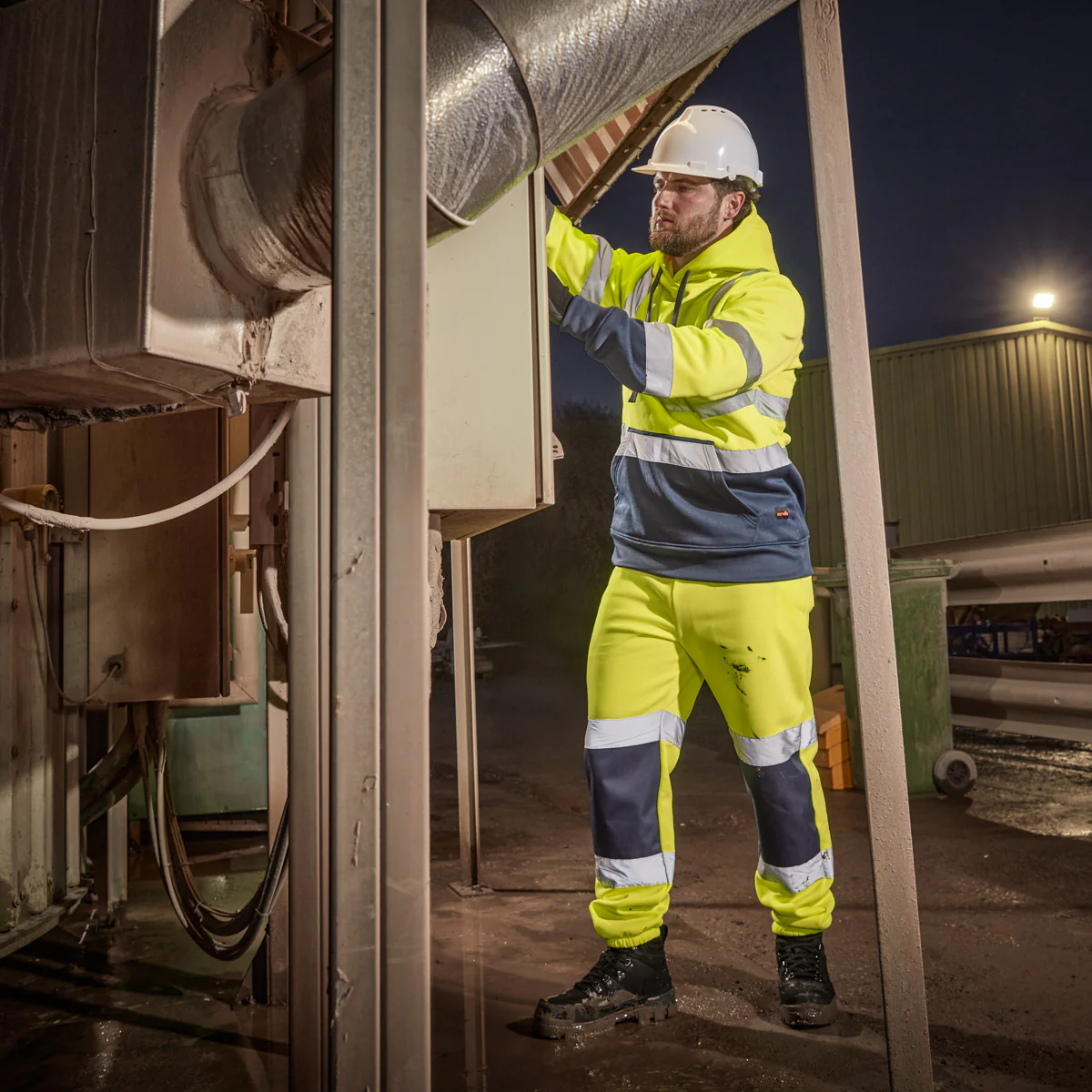 High Visibility Jogger - Image 10